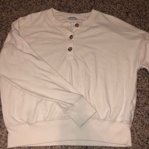 American Eagle cream sweatshirt